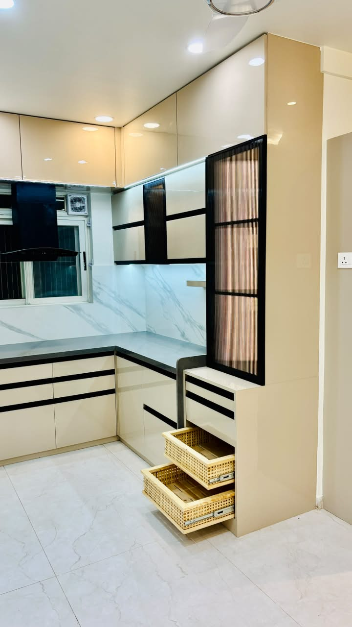 Modern Modular Kitchen by Aryan Enterprise